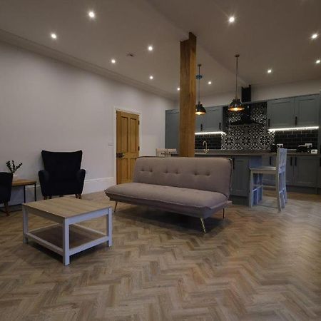 Red Lion Apartments 스폴딩 외부 사진